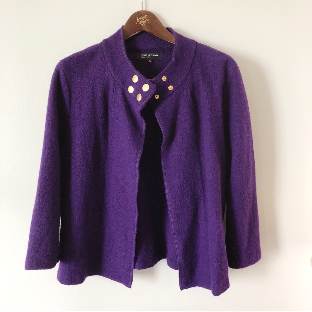 Gorgeous Jones New York wool purple cape jacket.